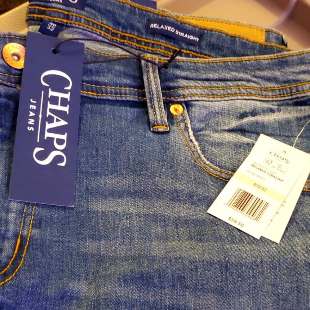 Brand new men's CHAPS jeans size 40x32